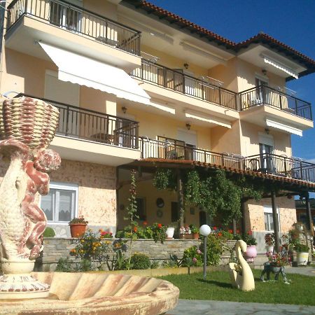 Апартаменти Sofia & Lakis House Ормос-Панагіас Екстер'єр фото